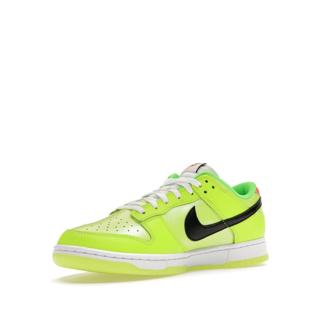 Nike Dunk Low SE Splash Volt